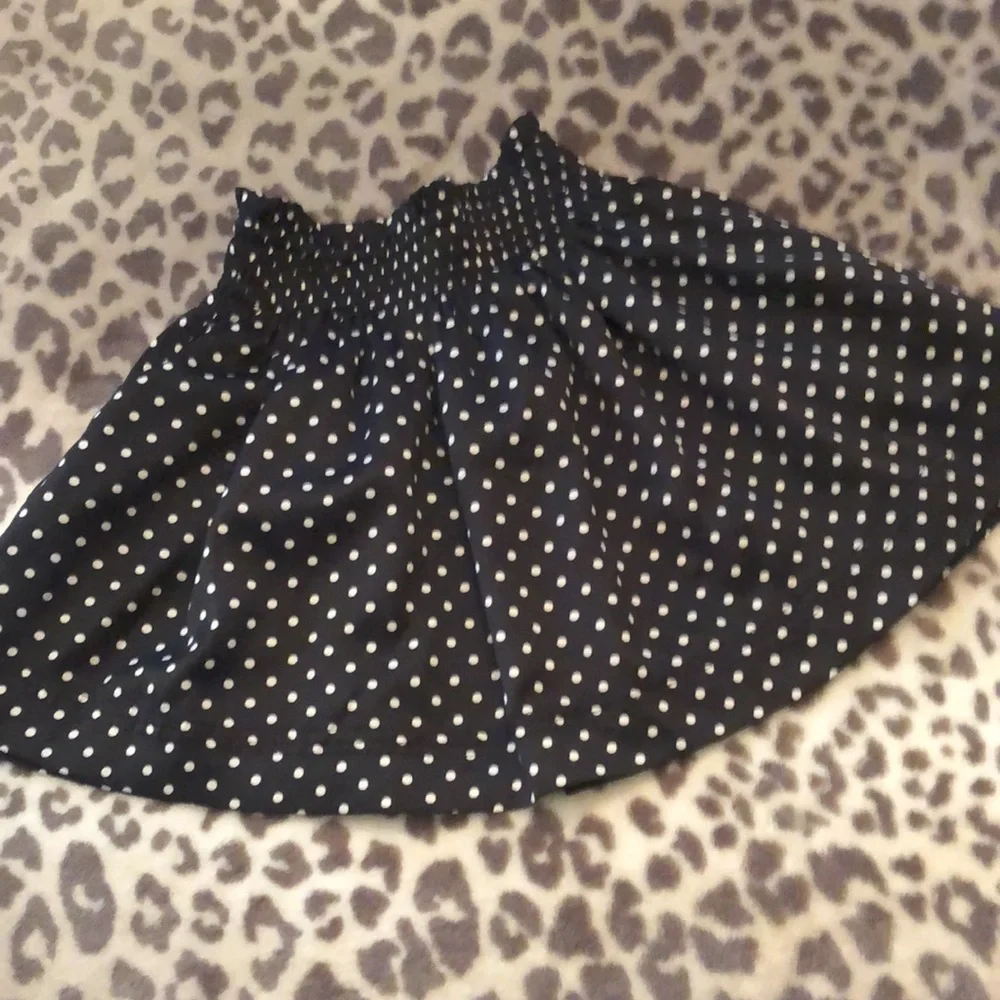 2010 babyGap Smocked Waist Skirt in Black White Polka Dots With Pockets Size 4